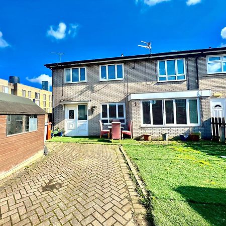 Entire 3 Bedroom House Near City Centre + Free Parking Manchester Buitenkant foto